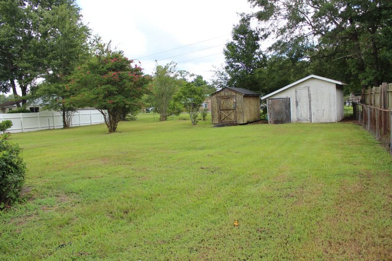 203 Pineview Dr, Goose Creek, SC 29445