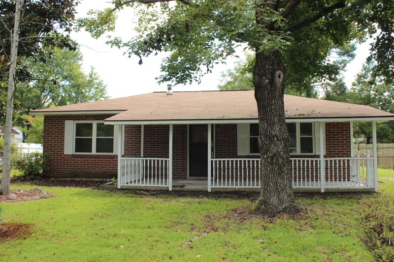 203 Pineview Dr, Goose Creek, SC 29445