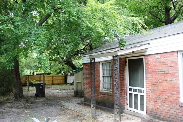2010 Alton St, North Charleston, SC 29406