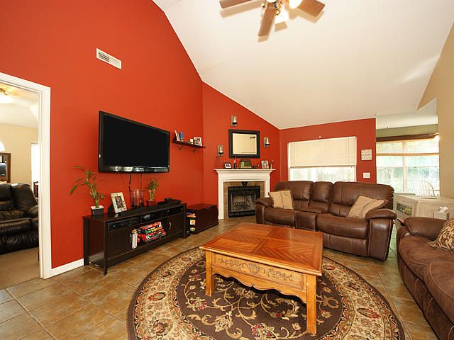 2781 Shadow Ln, North Charleston, SC 29406