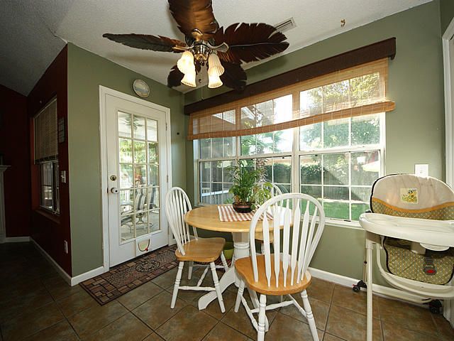 2781 Shadow Ln, North Charleston, SC 29406