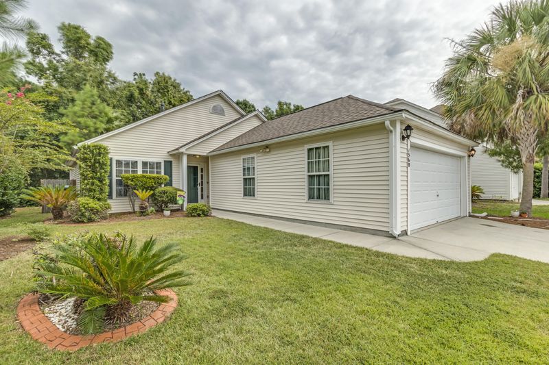 1560 Wellesley Cir, Mount Pleasant, SC 29466