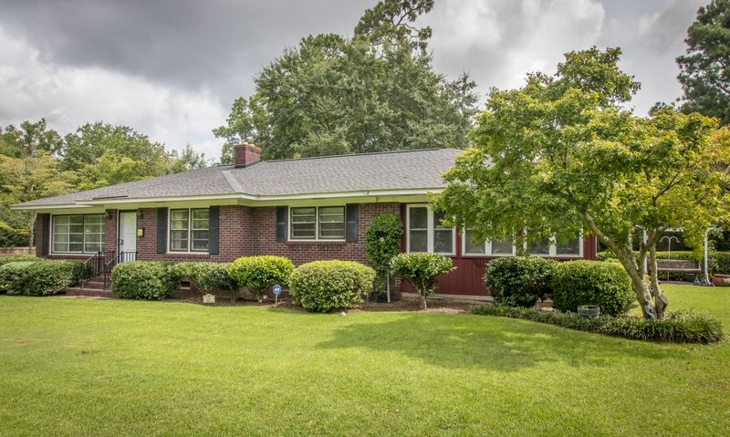 209 E 4th South St, Summerville, SC 29483