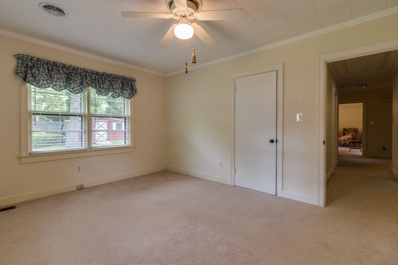 209 E 4th South St, Summerville, SC 29483