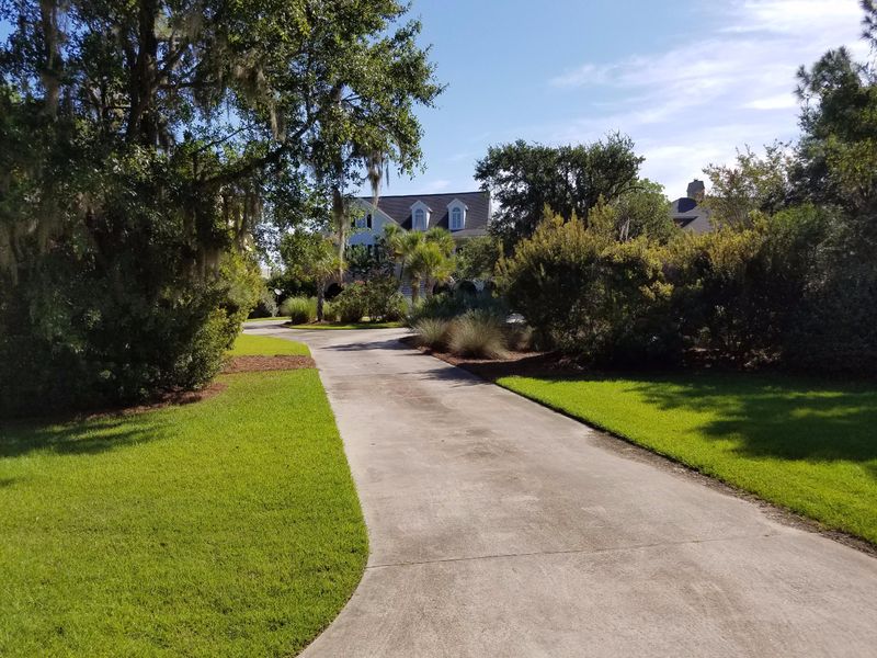 1603 Headquarters Plantation Dr, Johns Island, SC 29455