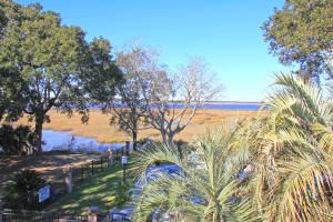 220 3rd Ave #4-B, Charleston, SC 29403
