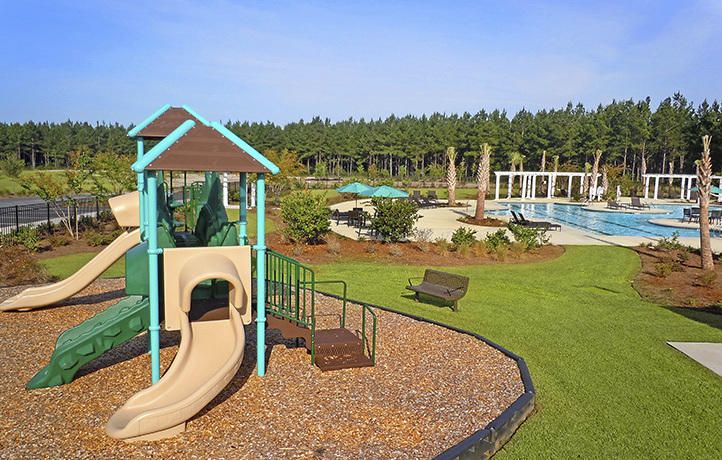 620 Redbud Ln, Summerville, SC 29483