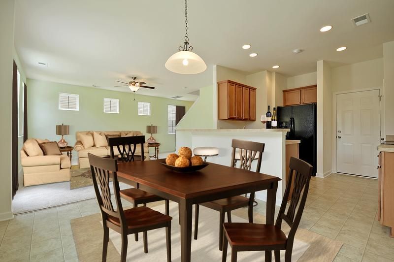620 Redbud Ln, Summerville, SC 29483