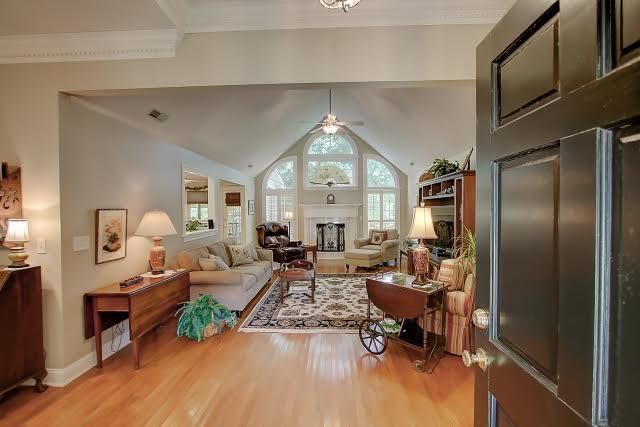 1253 Chrismill Ln, Mount Pleasant, SC 29466