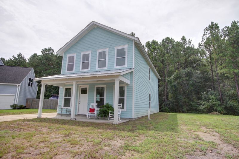 201 Foxglove Ct, Huger, SC 29450