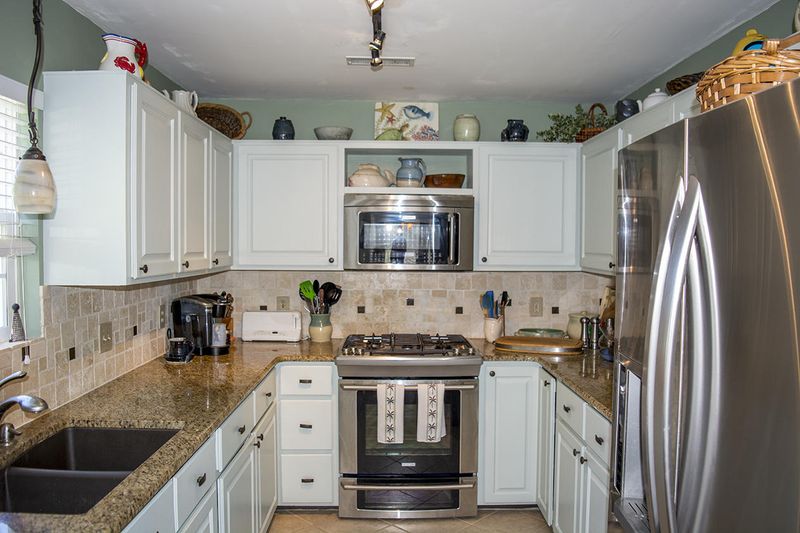 8747 Marsh Aire Ln, Edisto Island, SC 29438