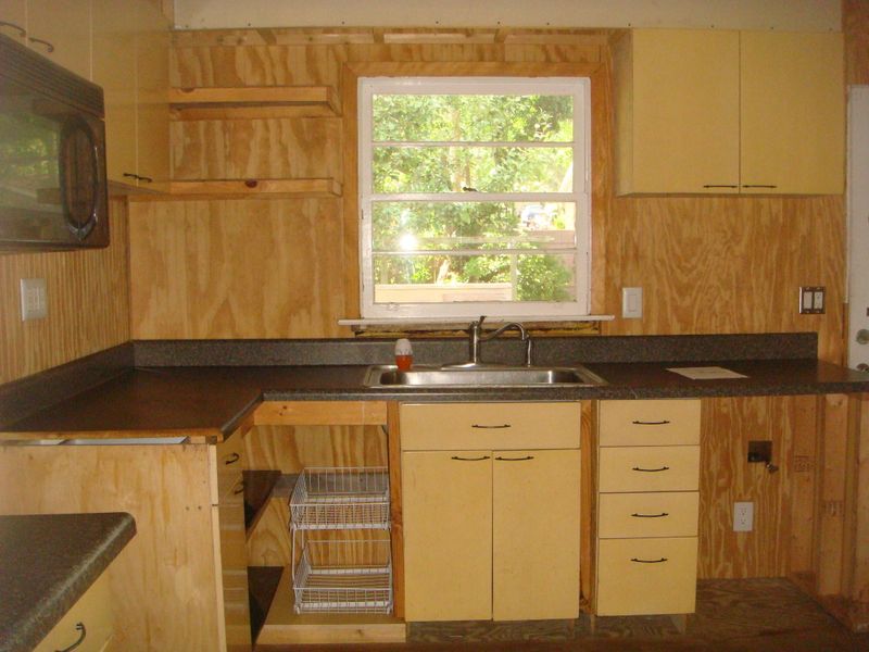1252 Springhill Rd, Hanahan, SC 29410