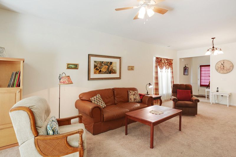 151 Sea Lavender Ln, Summerville, SC 29483
