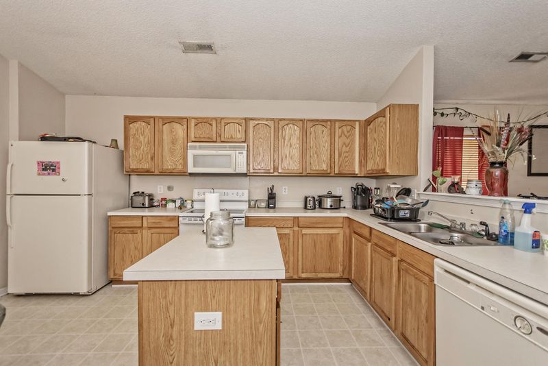 108 Elbow Cir, Goose Creek, SC 29445