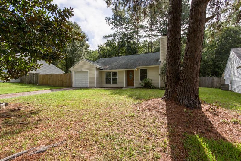 327 Macgregor Dr, Summerville, SC 29483