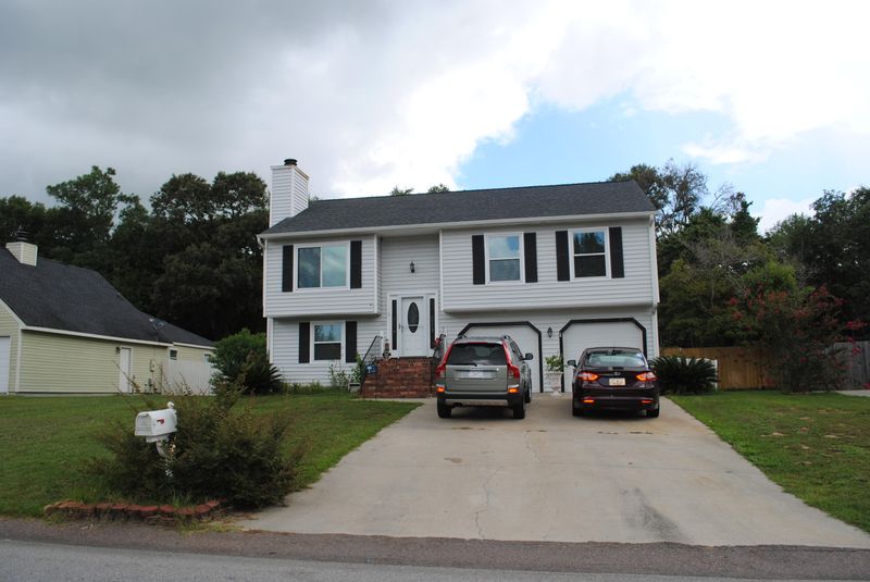 432 Crestwood Dr, Summerville, SC 29483