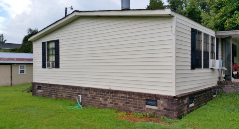 211 Gailmoor Dr, Ladson, SC 29456