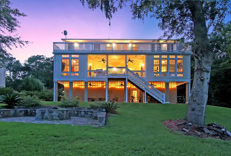 5678 Captain Kidd Rd, Hollywood, SC 29449