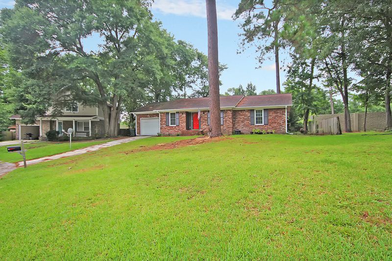 104 Estes Ct, Summerville, SC 29483