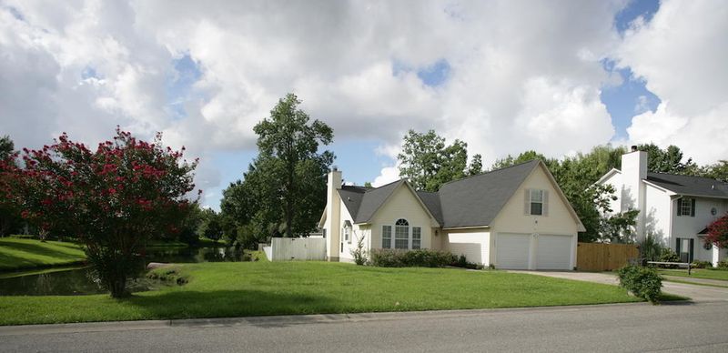 8586 Brookforest Dr, North Charleston, SC 29406
