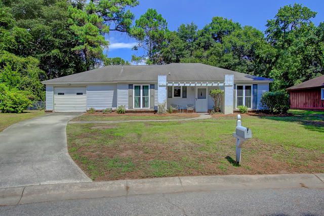1330 Bob White Dr, Charleston, SC 29412