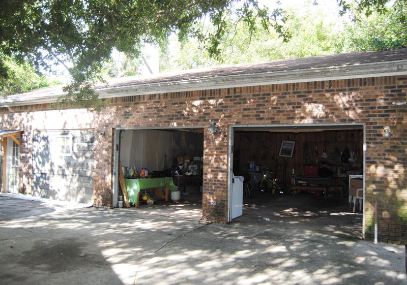 5745 Pilgrim Ave, Hanahan, SC 29410