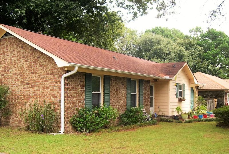 101 Heather Dr, Summerville, SC 29486