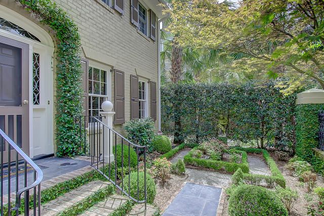 16 Logan St, Charleston, SC 29401