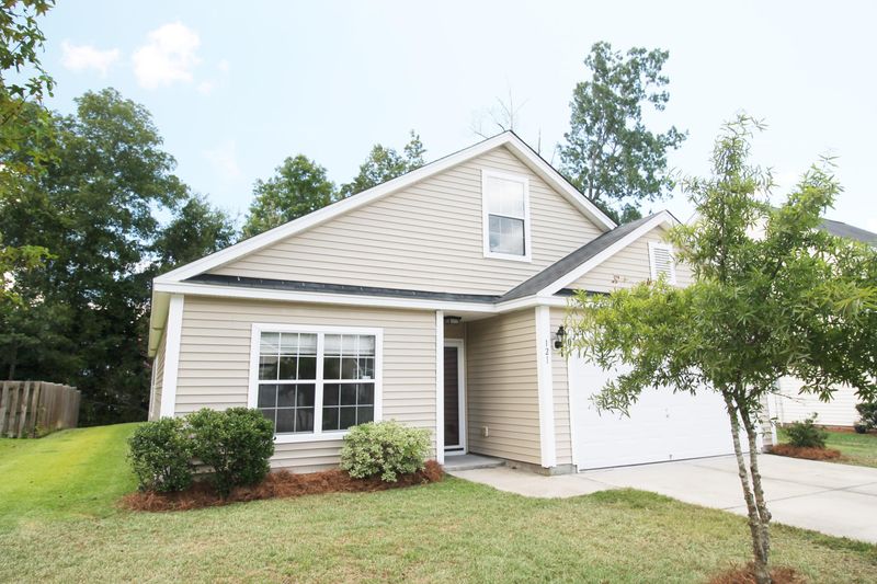 121 Destin St, Summerville, SC 29483
