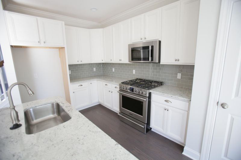 1541 Prince Edward St, Mount Pleasant, SC 29466
