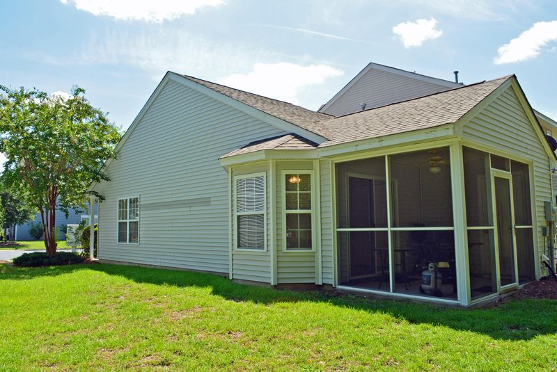 504 Yellow Hawthorn Cir, Summerville, SC 29483