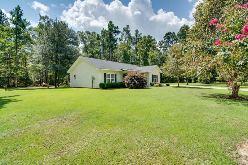 120 Tideland Ct, Bonneau, SC 29431
