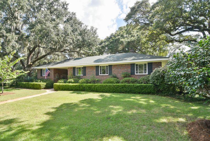 1015 Cliffwood Dr, Mount Pleasant, SC 29464