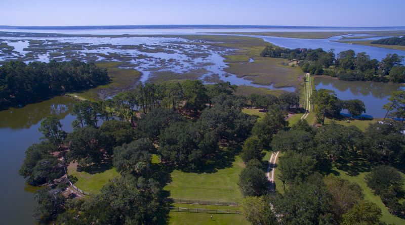 6353 Oak Grove Plantation Rd, Wadmalaw Island, SC 29487