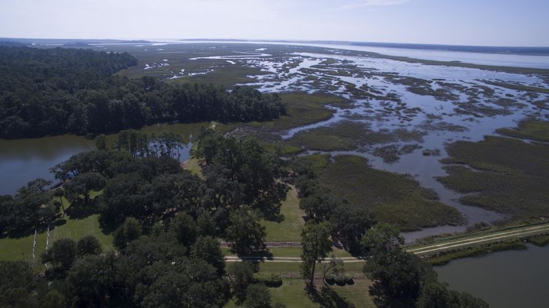 6353 Oak Grove Plantation Rd, Wadmalaw Island, SC 29487