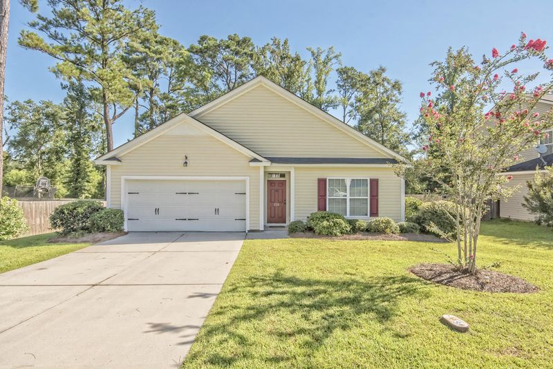 234 E Edgefield Dr, Summerville, SC 29483