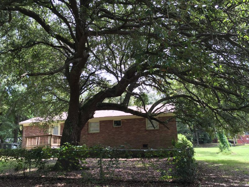1116 Dickson Ave, Hanahan, SC 29410