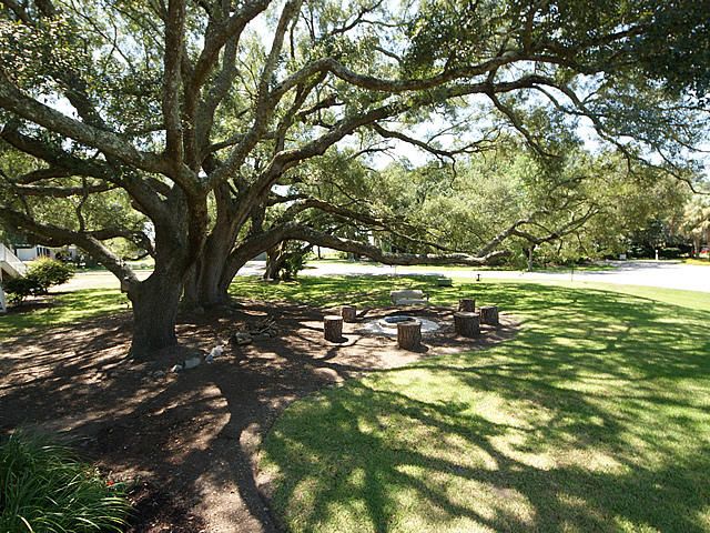 655 Cedar Point Dr, Charleston, SC 29412