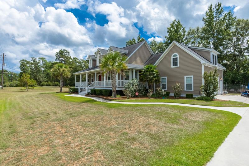 211 Scotch Range Rd, Summerville, SC 29483