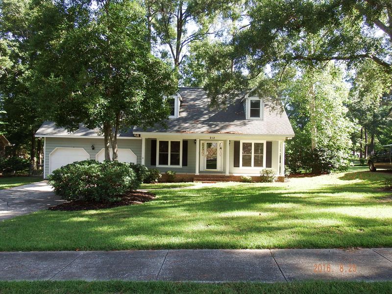 212 Smythe Dr, Summerville, SC 29485