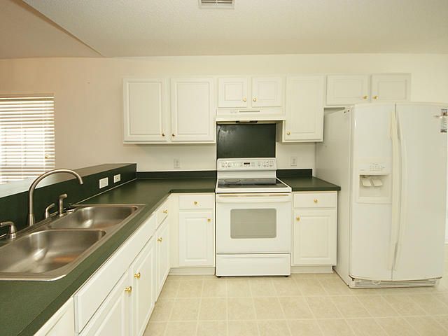 2426 Albacore Ave, North Charleston, SC 29406