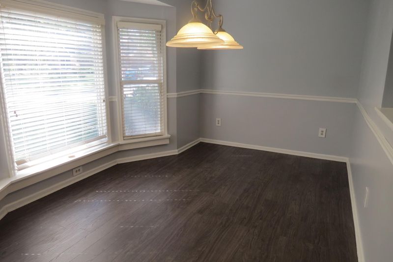 100 Knottingham Dr, Goose Creek, SC 29445