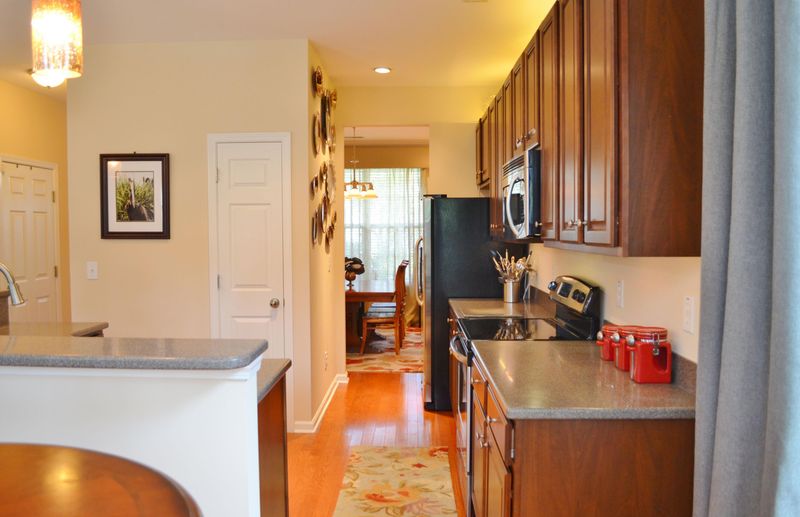 4921 Serene Ln, Hollywood, SC 29449