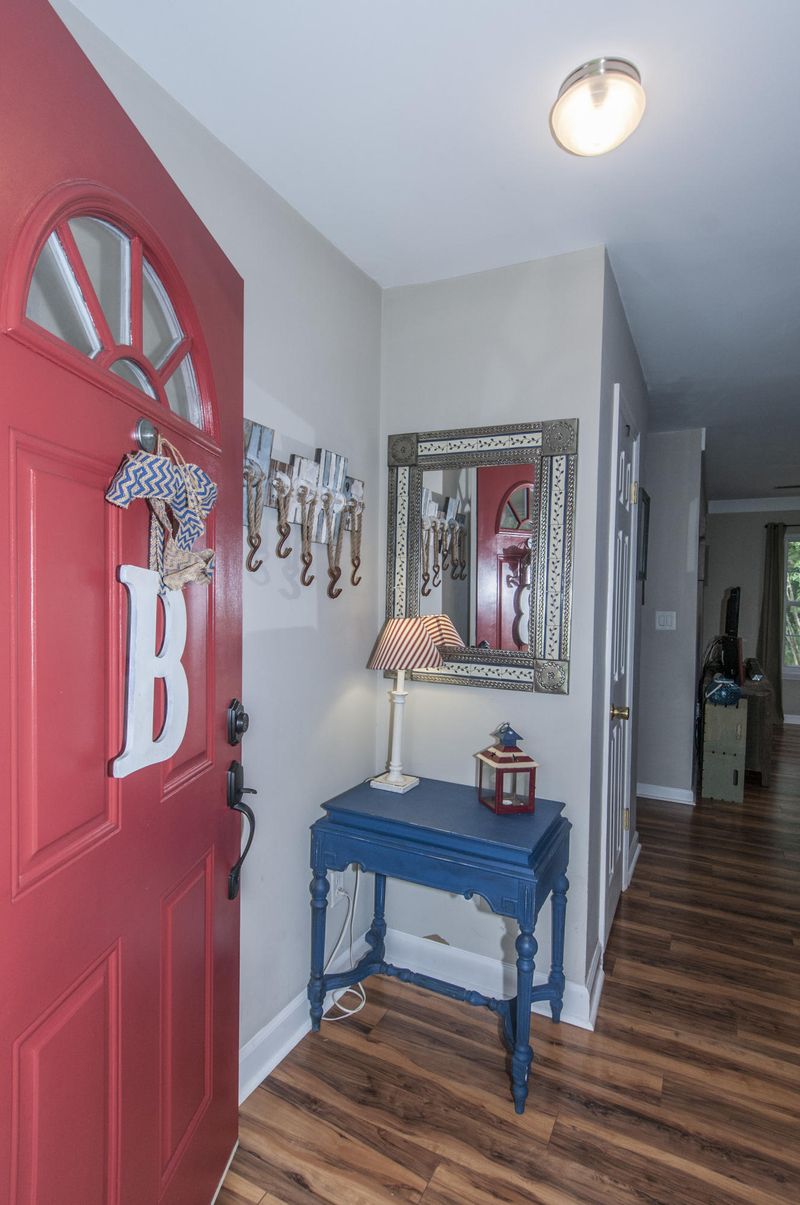1512 Wakendaw Rd, Mount Pleasant, SC 29464