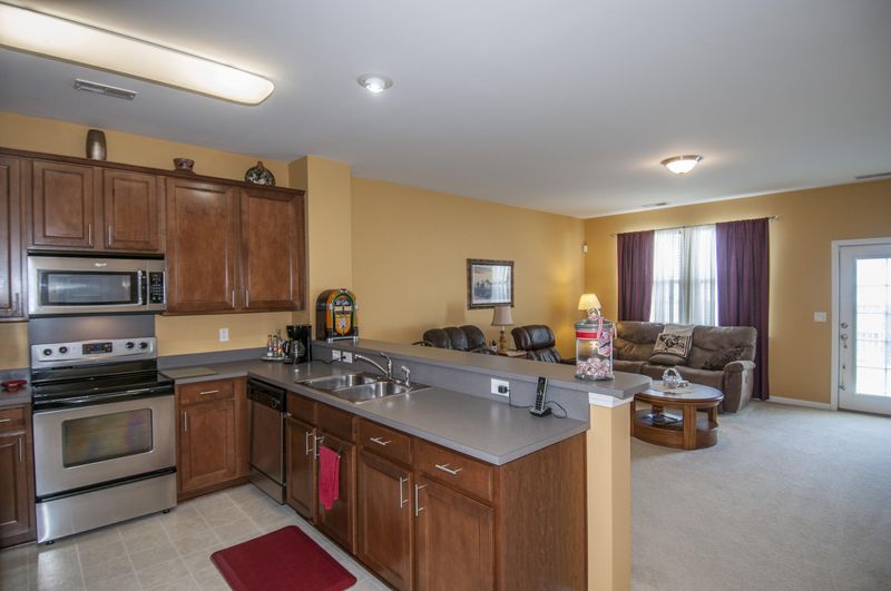 317 Mossy Wood Rd, Summerville, SC 29483