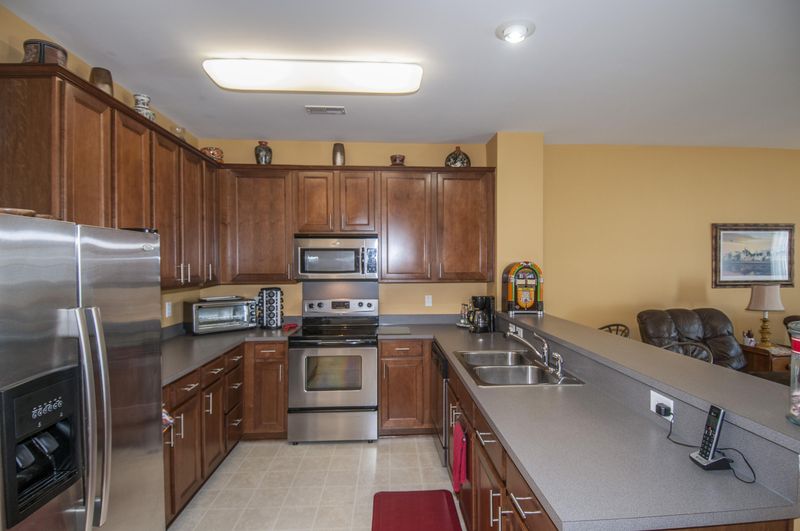 317 Mossy Wood Rd, Summerville, SC 29483