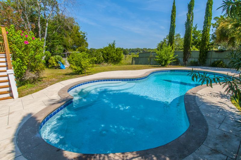 8 Seahorse Ct, Isle Of Palms, SC 29451