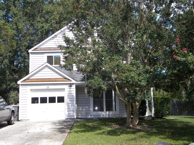 15 Manor Blvd, Hanahan, SC 29410