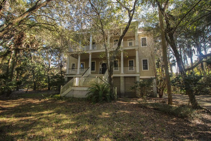 63 Persimmon Ct, Kiawah Island, SC 29455