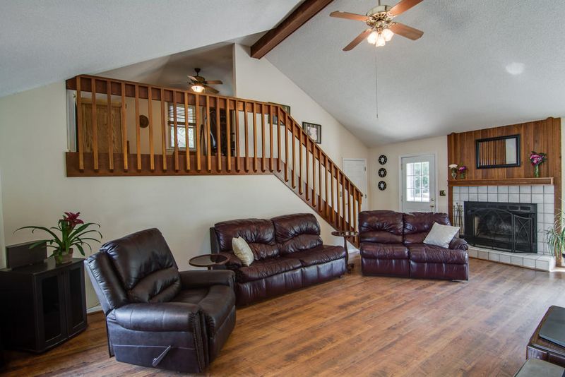 1212 Downer Dr, Charleston, SC 29412